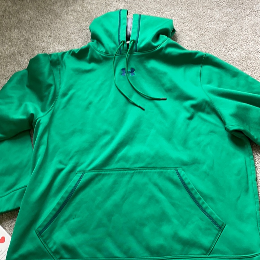 Men’s green under armour sweatshirt
